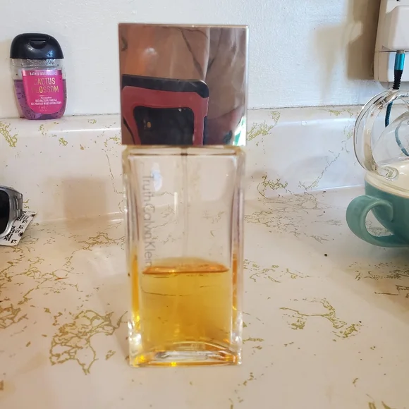 Truth Calvin Klein - Picture 2 of 3